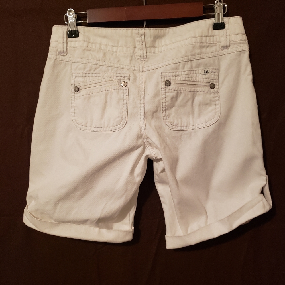 Shorts - Picture 2 of 5